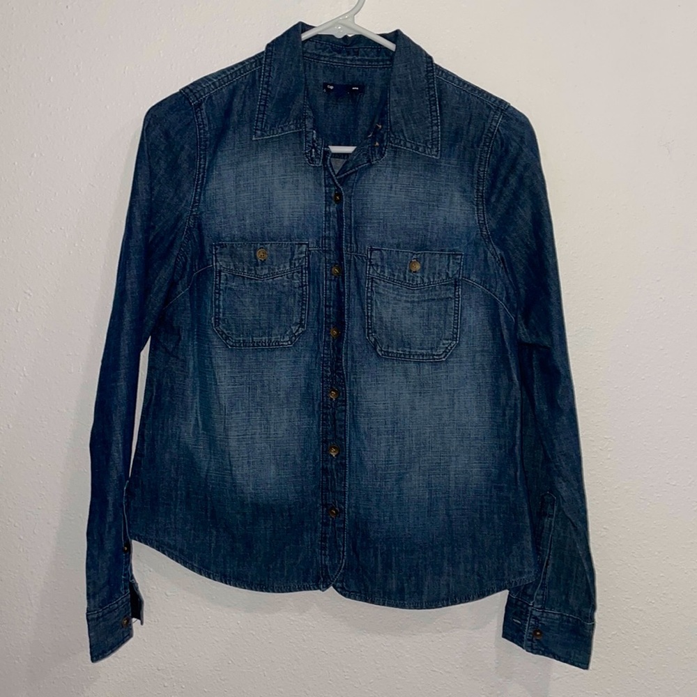 Gap Women’s jean shirt